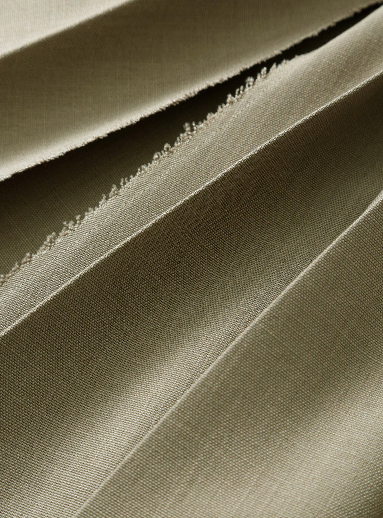 ラスティックプリーツスカート