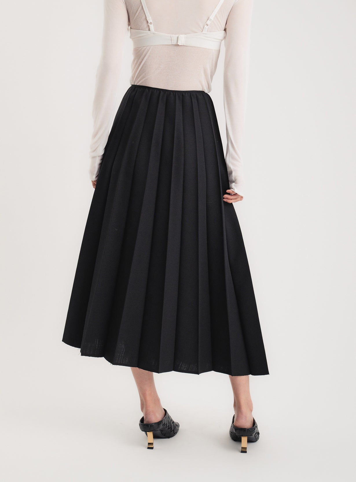 ラスティックプリーツスカート