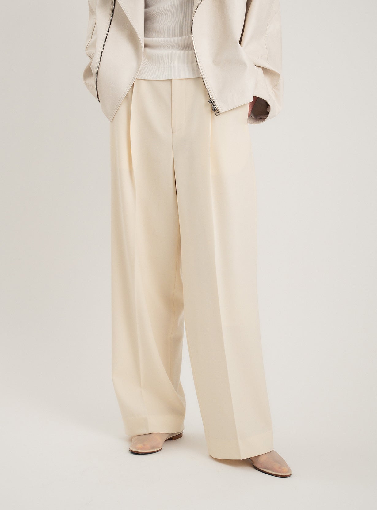 ウールギャバストレートパンツ