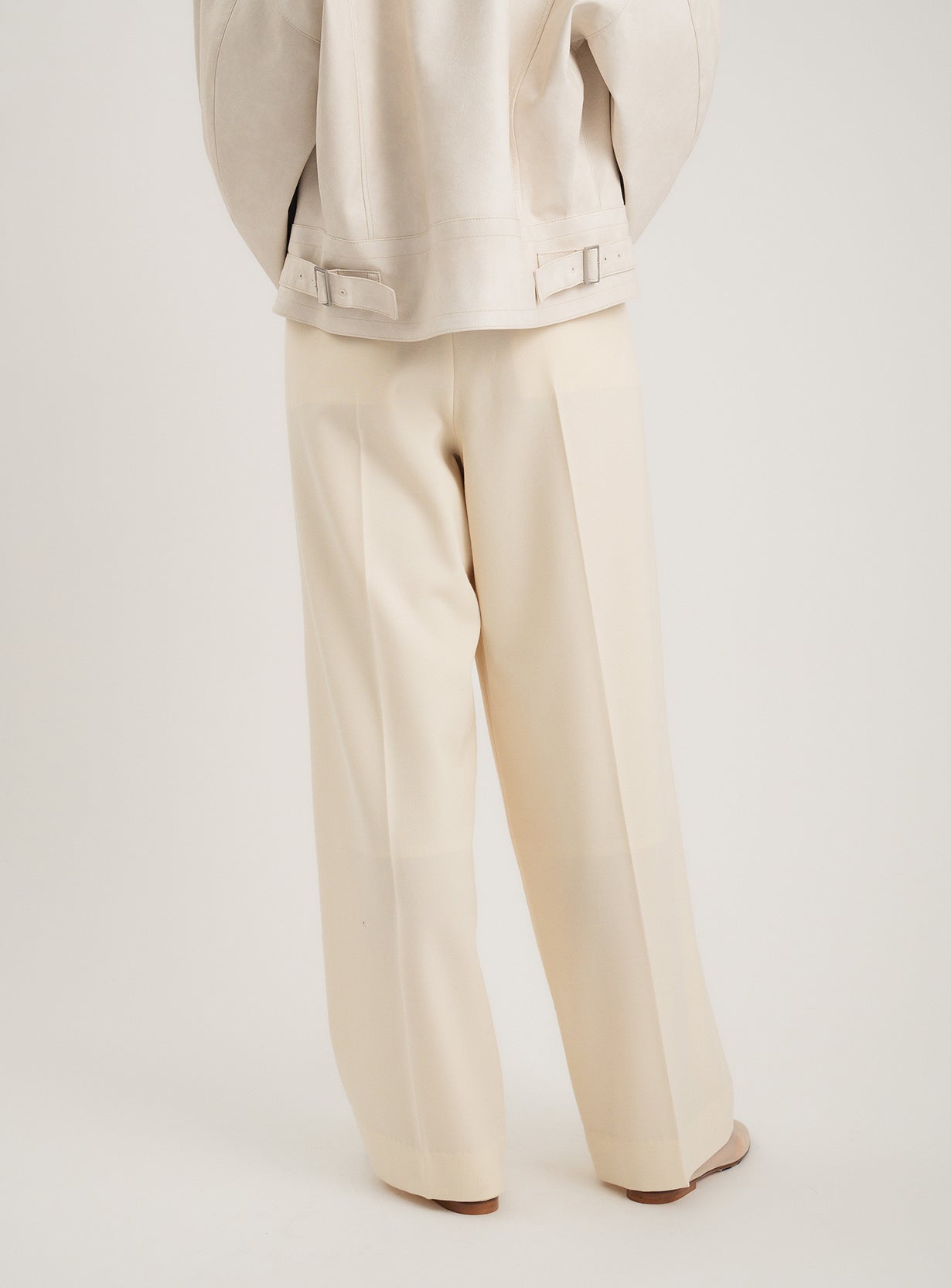 ウールギャバストレートパンツ