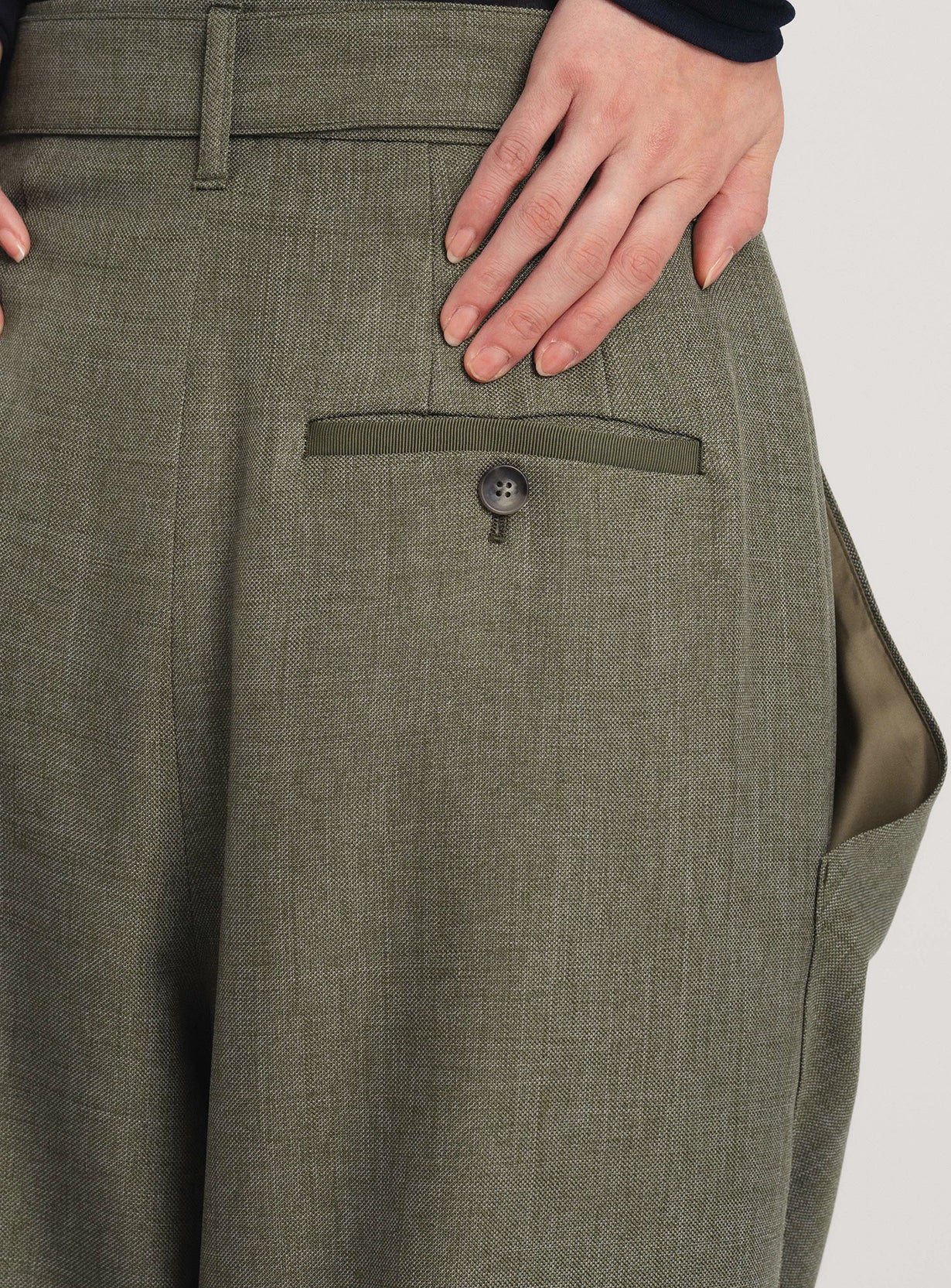 rラップドレープパンツ