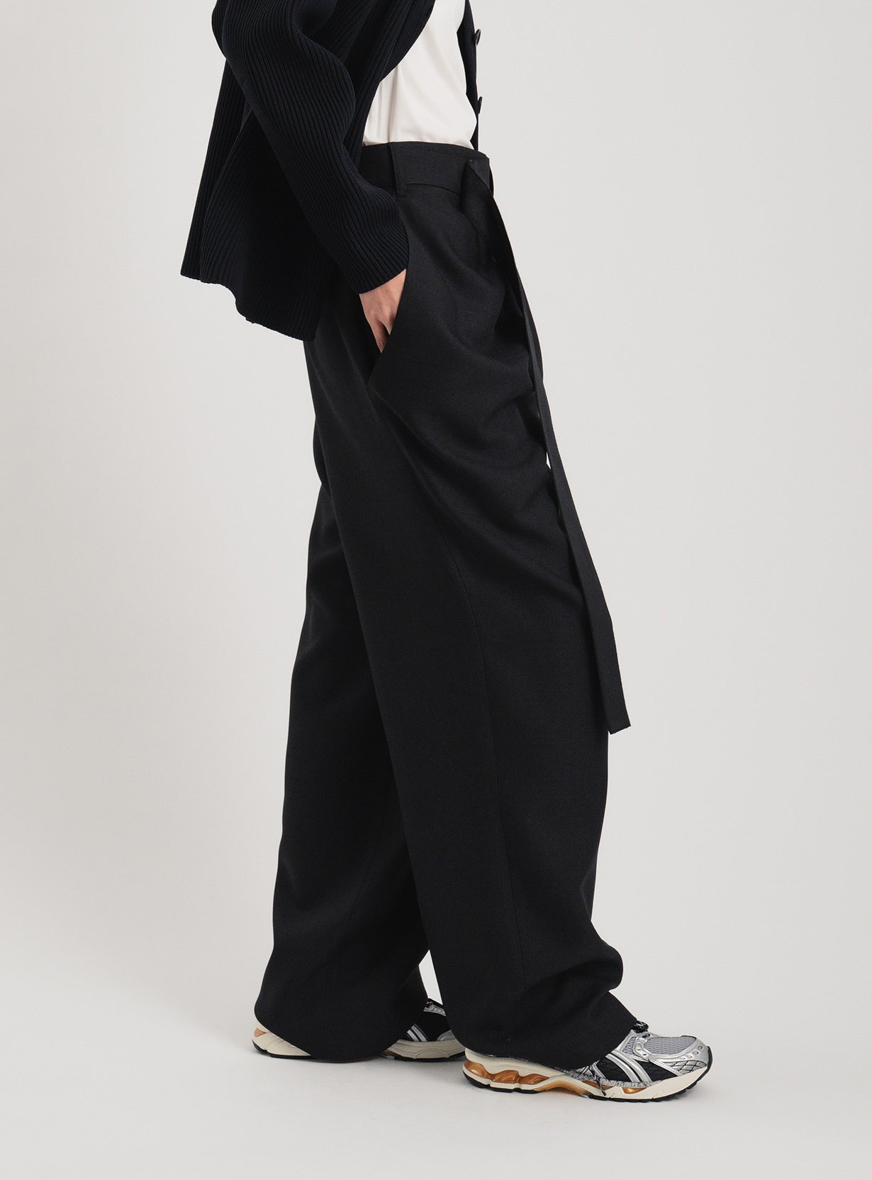 rラップドレープパンツ