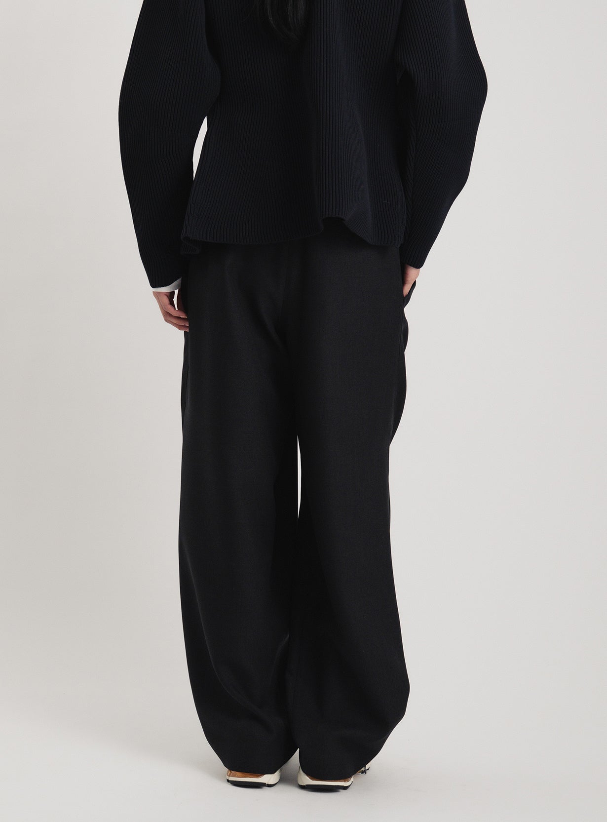 rラップドレープパンツ