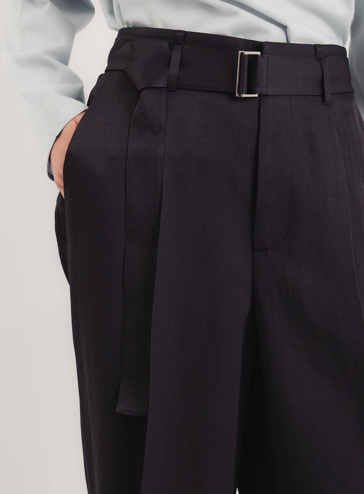 rベルテットサテンパンツ