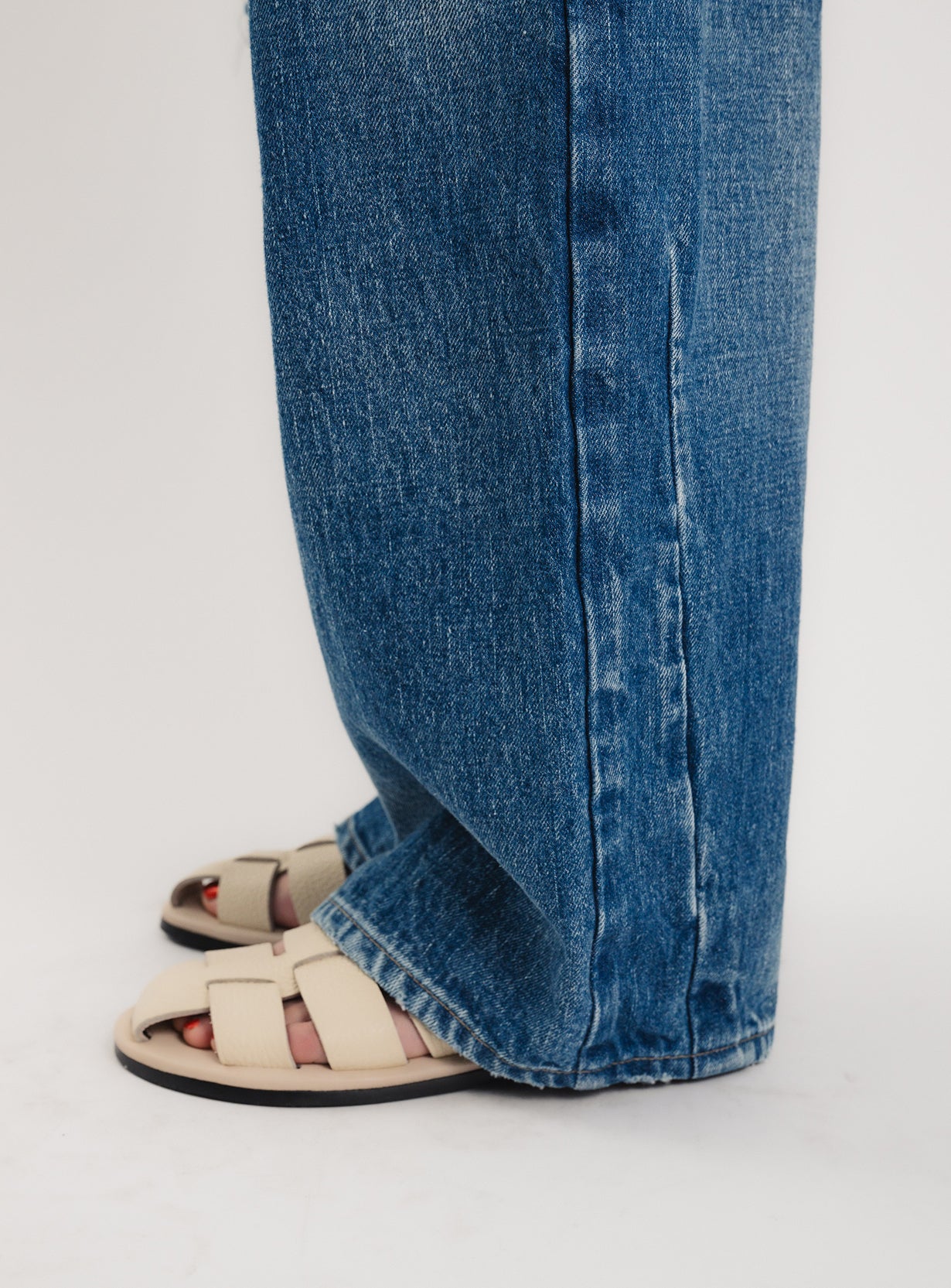 FLAT SANDALS