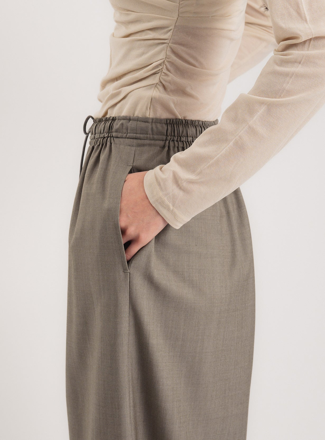 ギャザーイージーワイドパンツ