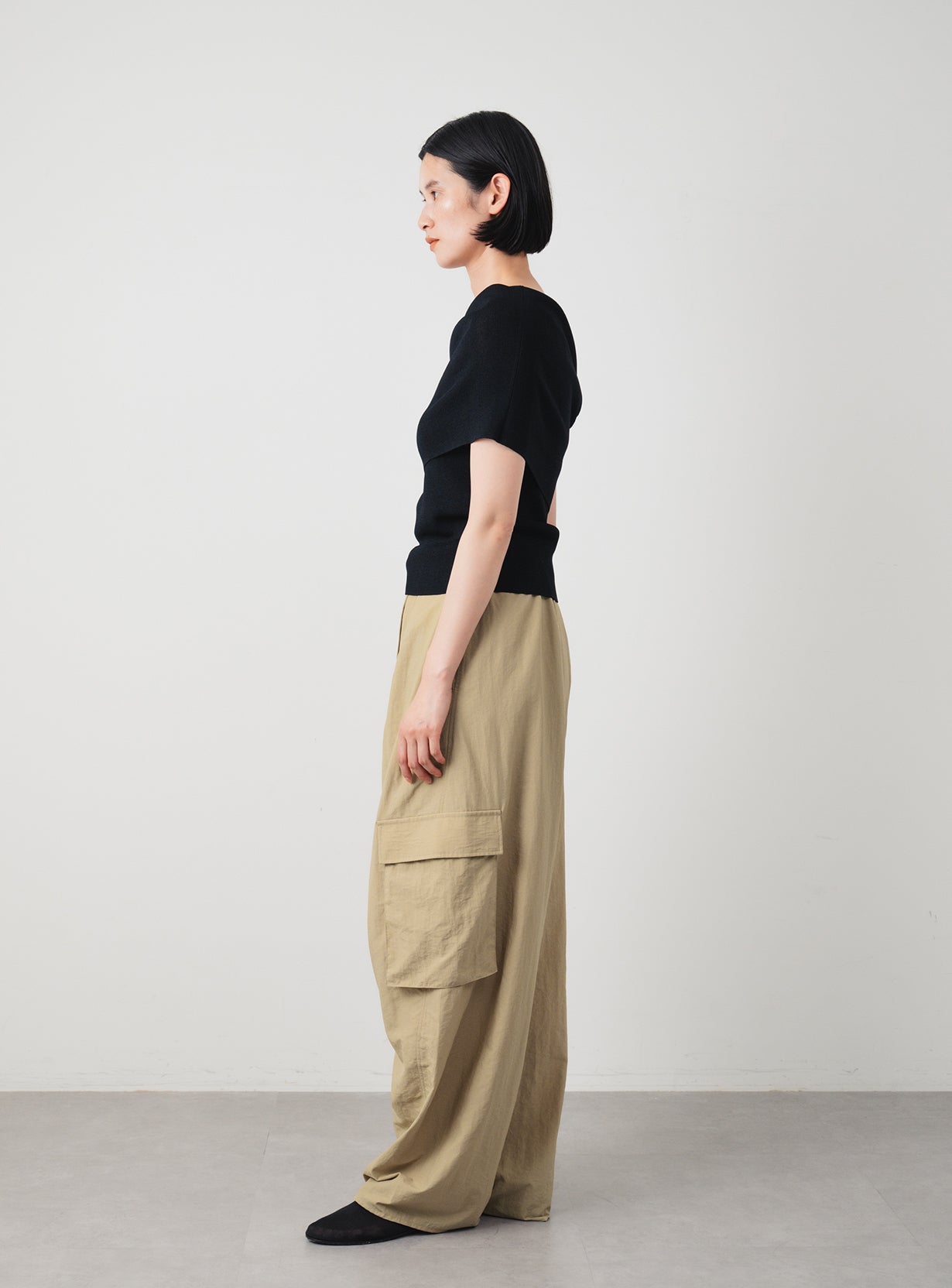 ナイロンタックパンツ