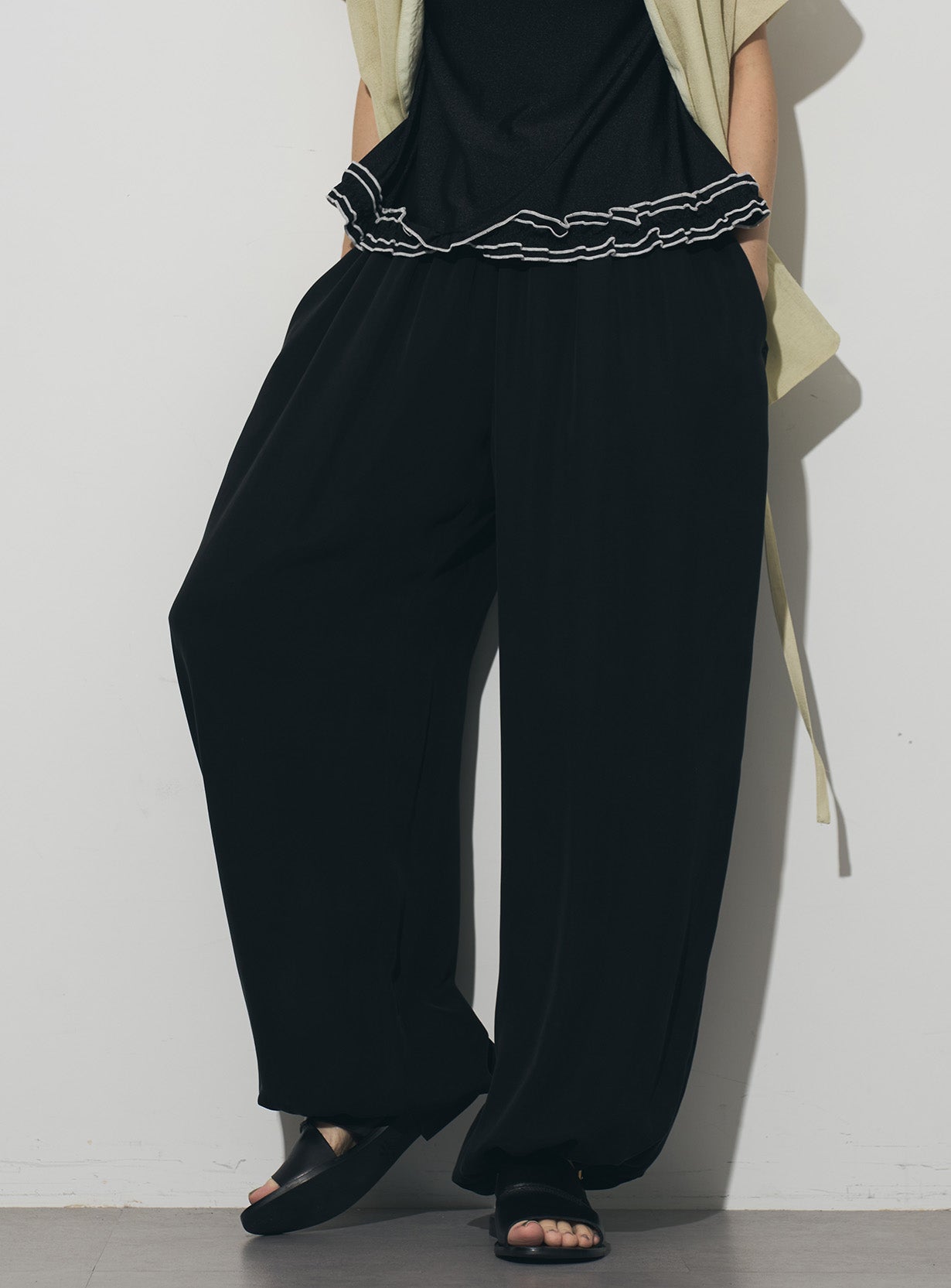 【予約商品】フィブリルルーズパンツ