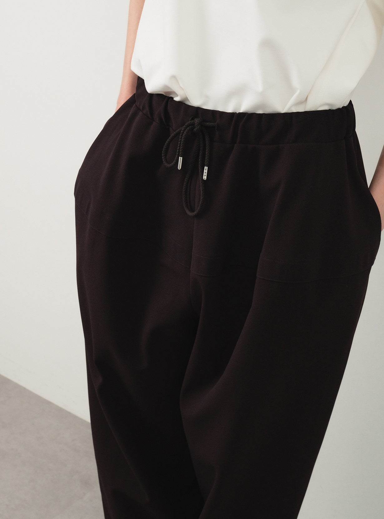 【予約商品】ハイストレッチコクーンパンツ