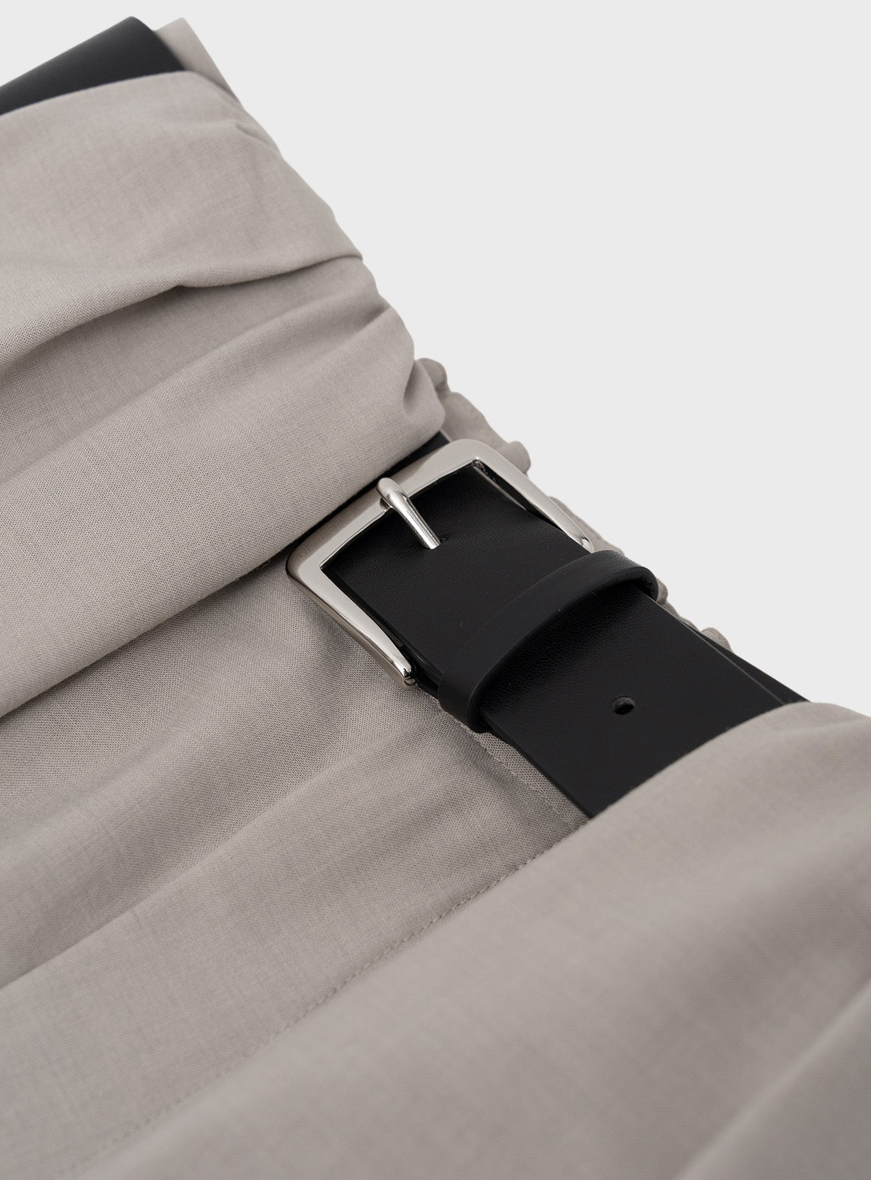 【予約商品】ベルトオーバーレイタックパンツ