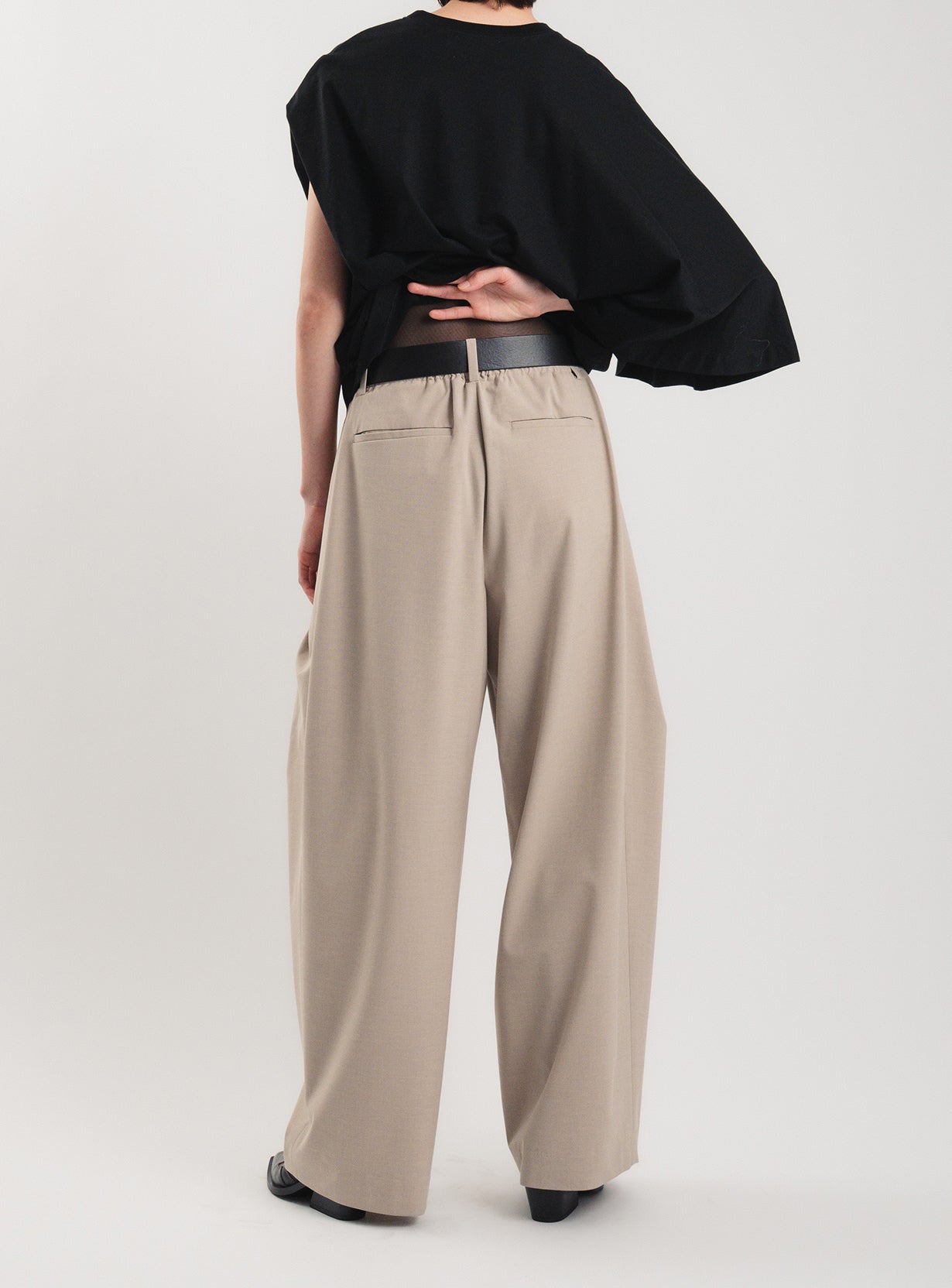 【予約商品】ベルトオーバーレイタックパンツ