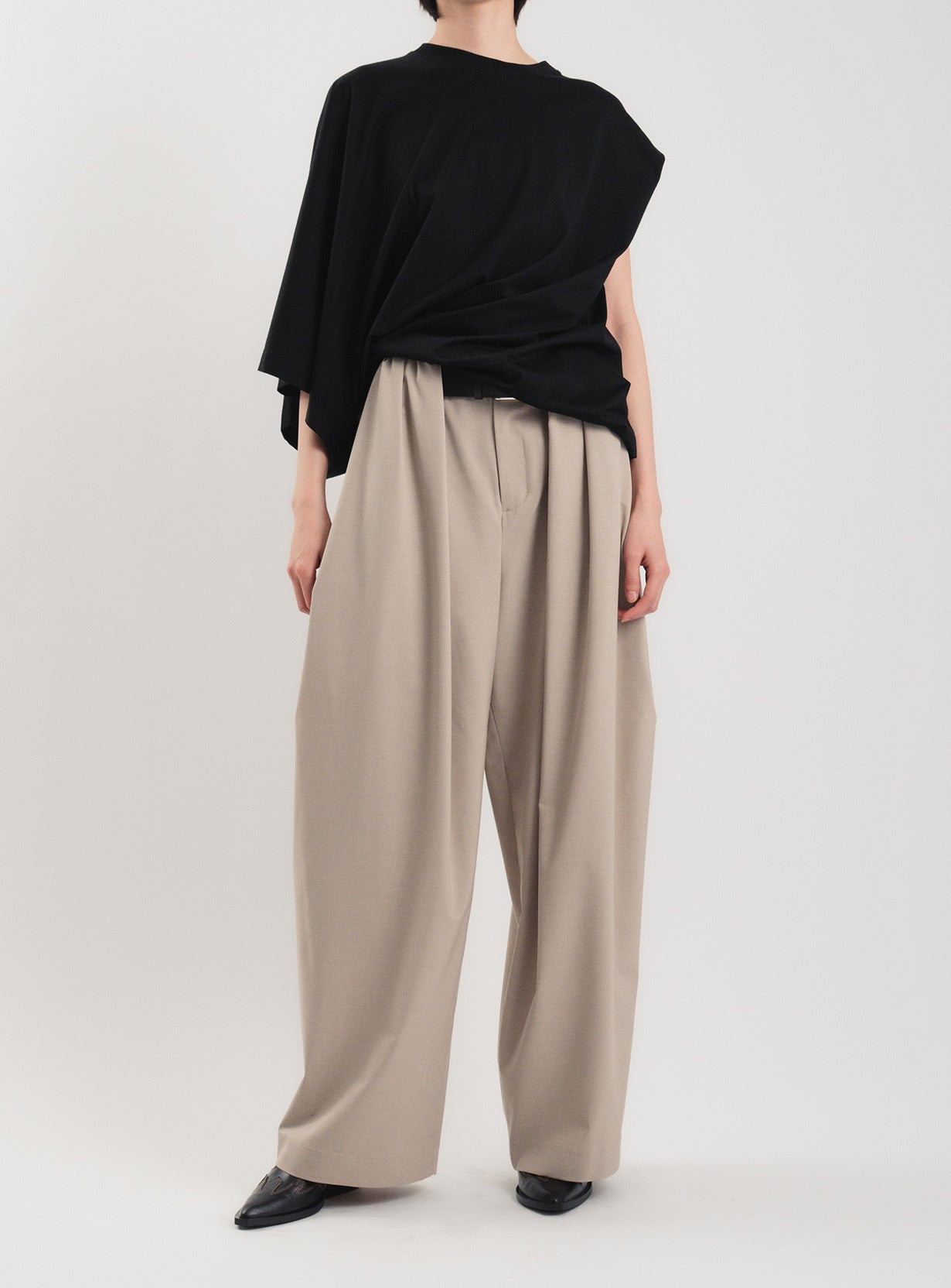 【予約商品】ベルトオーバーレイタックパンツ