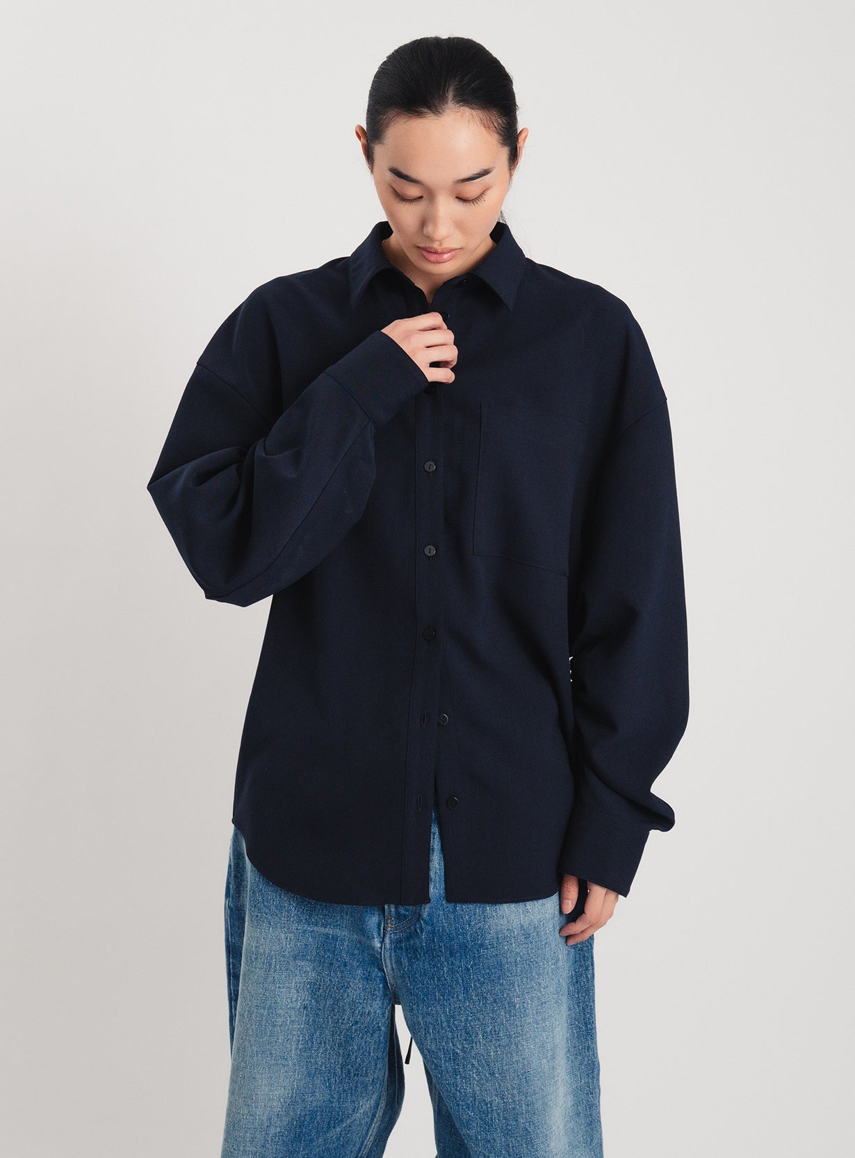 バックドロストシャツ