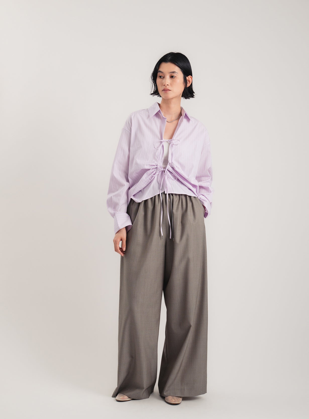 フロントタックシャツ