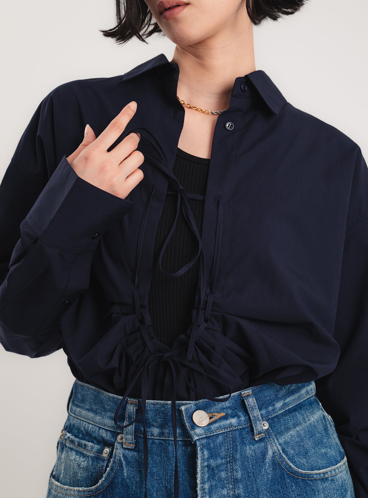 フロントタックシャツ