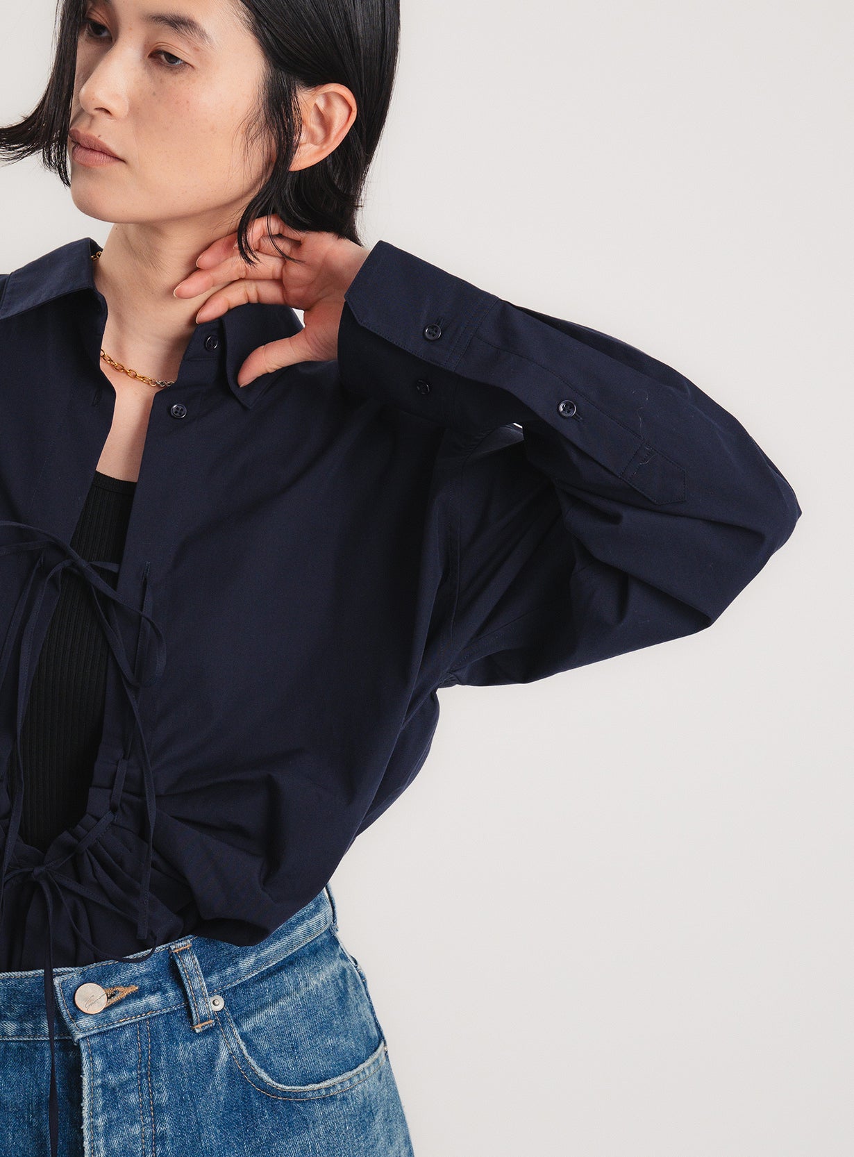 フロントタックシャツ