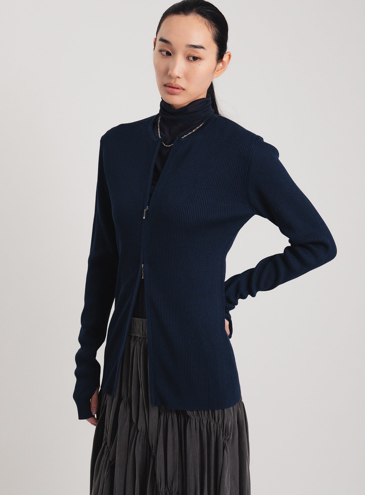 ジップアップリブニット