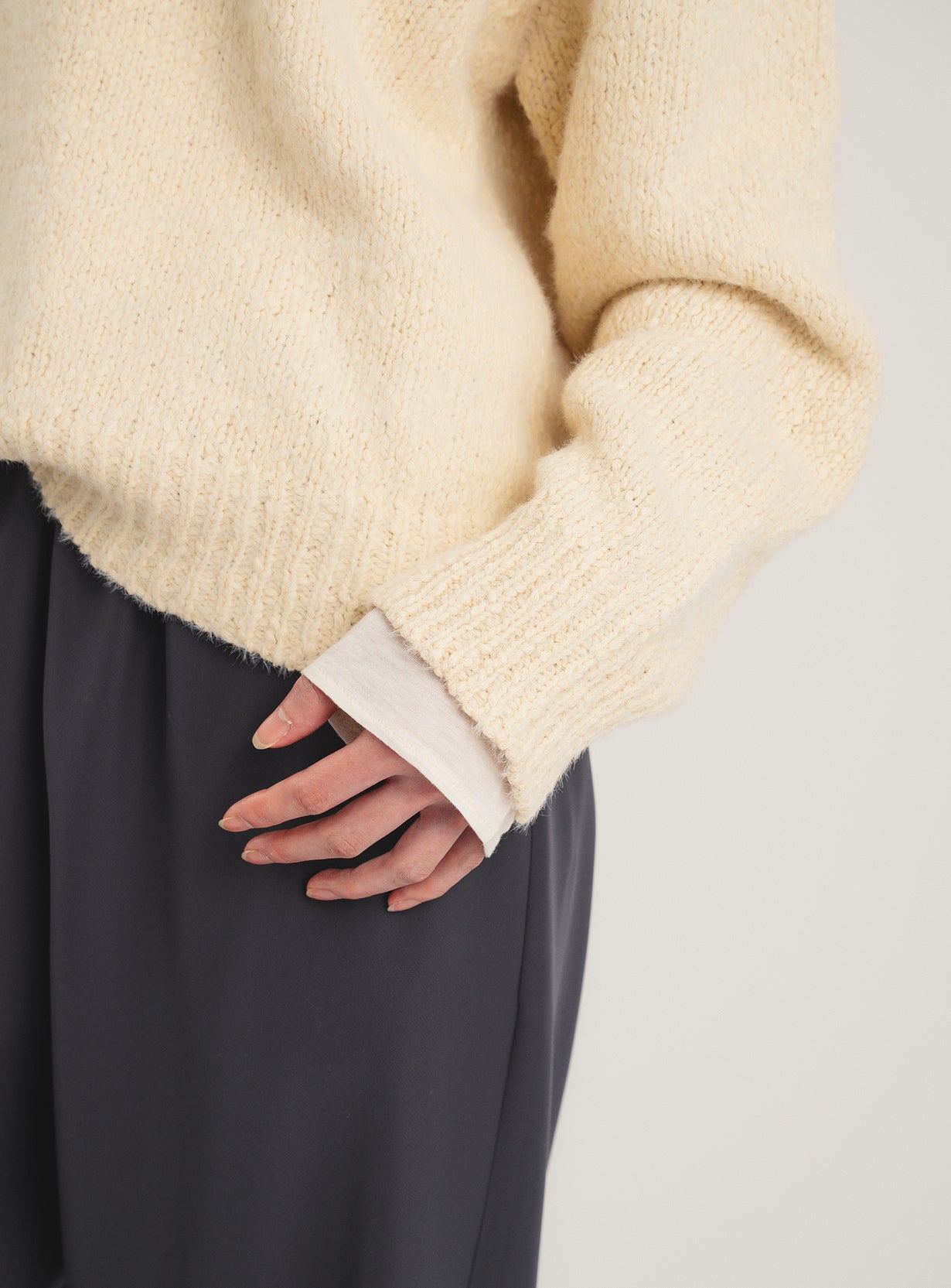 スラブリリーフェザープルオーバー