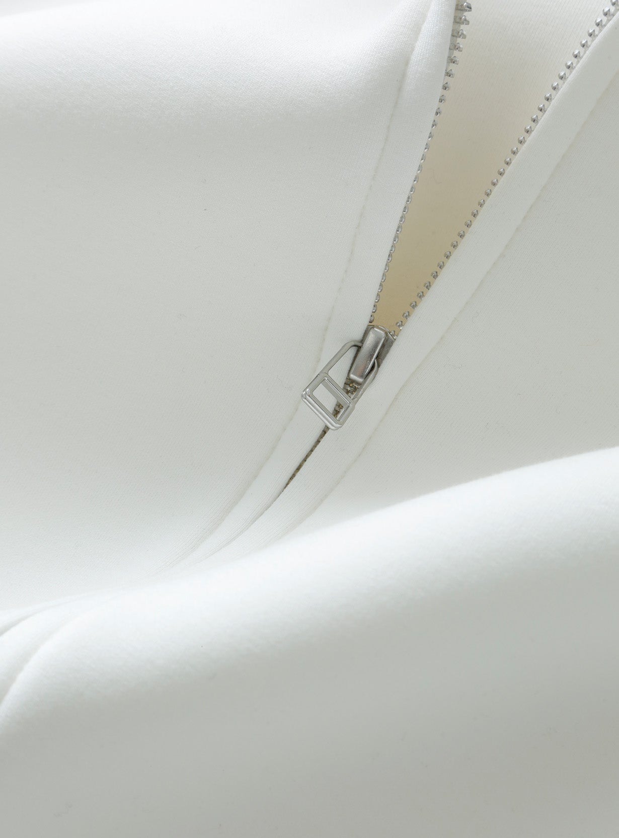 コンパクトダンボールフーディー