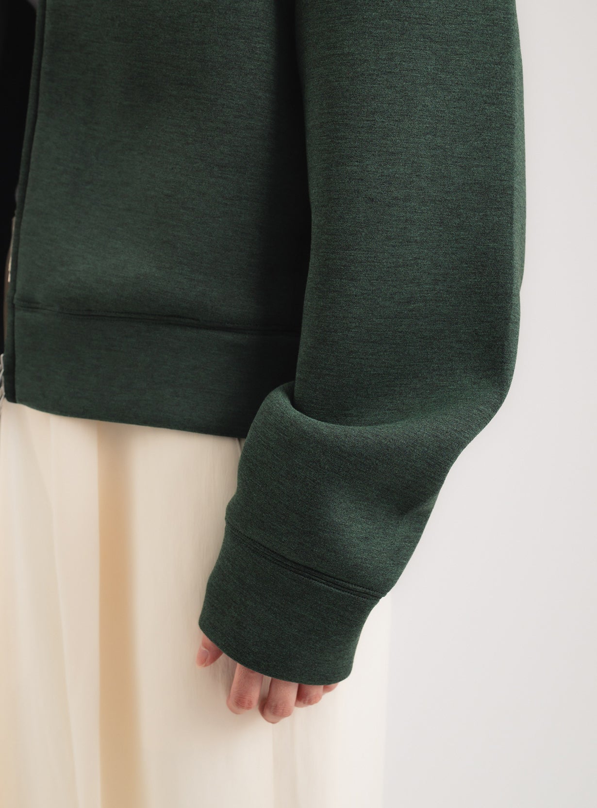 コンパクトダンボールフーディー