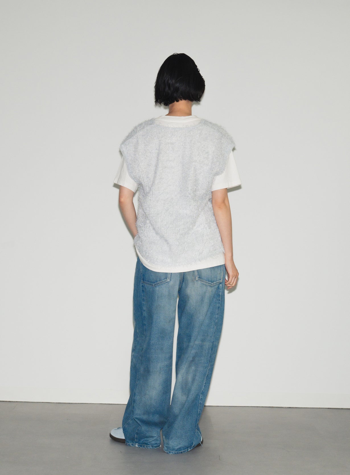 フェザーVネックトップス