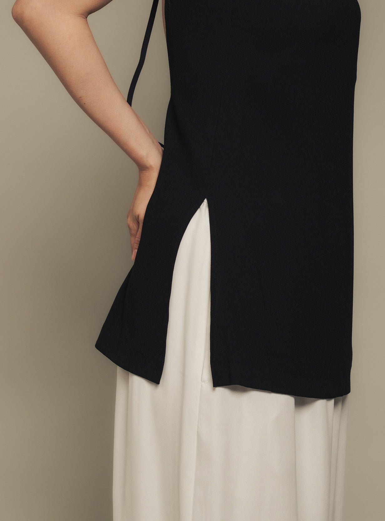Back conscious camisole
