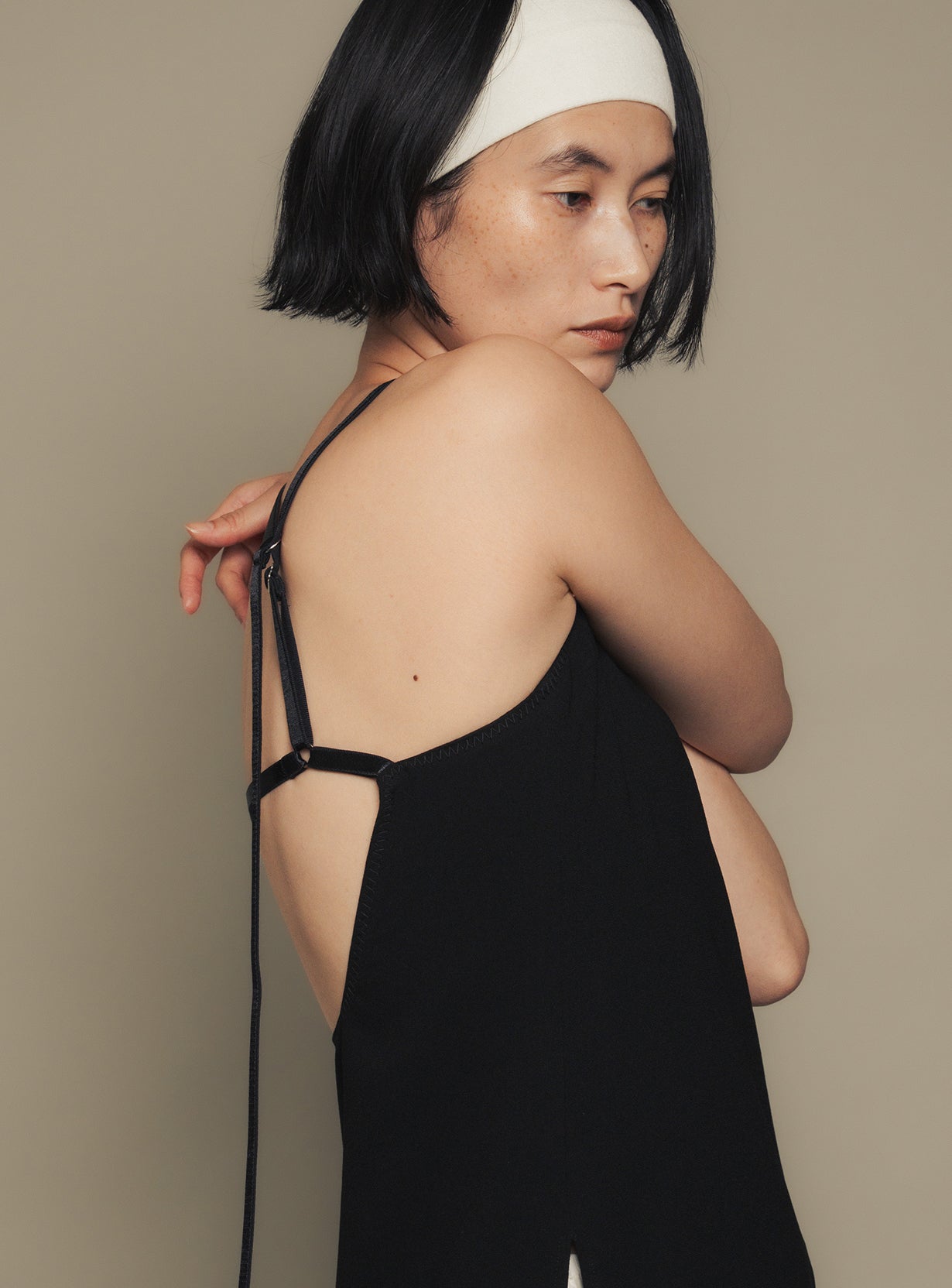 Back conscious camisole