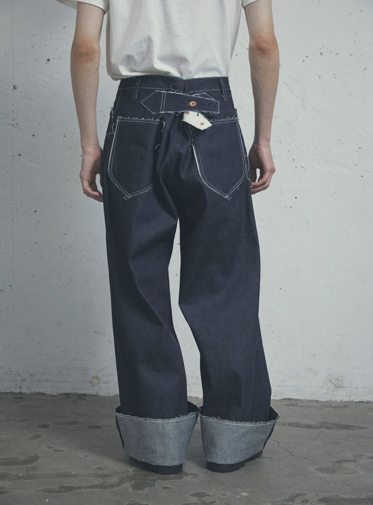 UNINTENTIONAL FORM DENIM