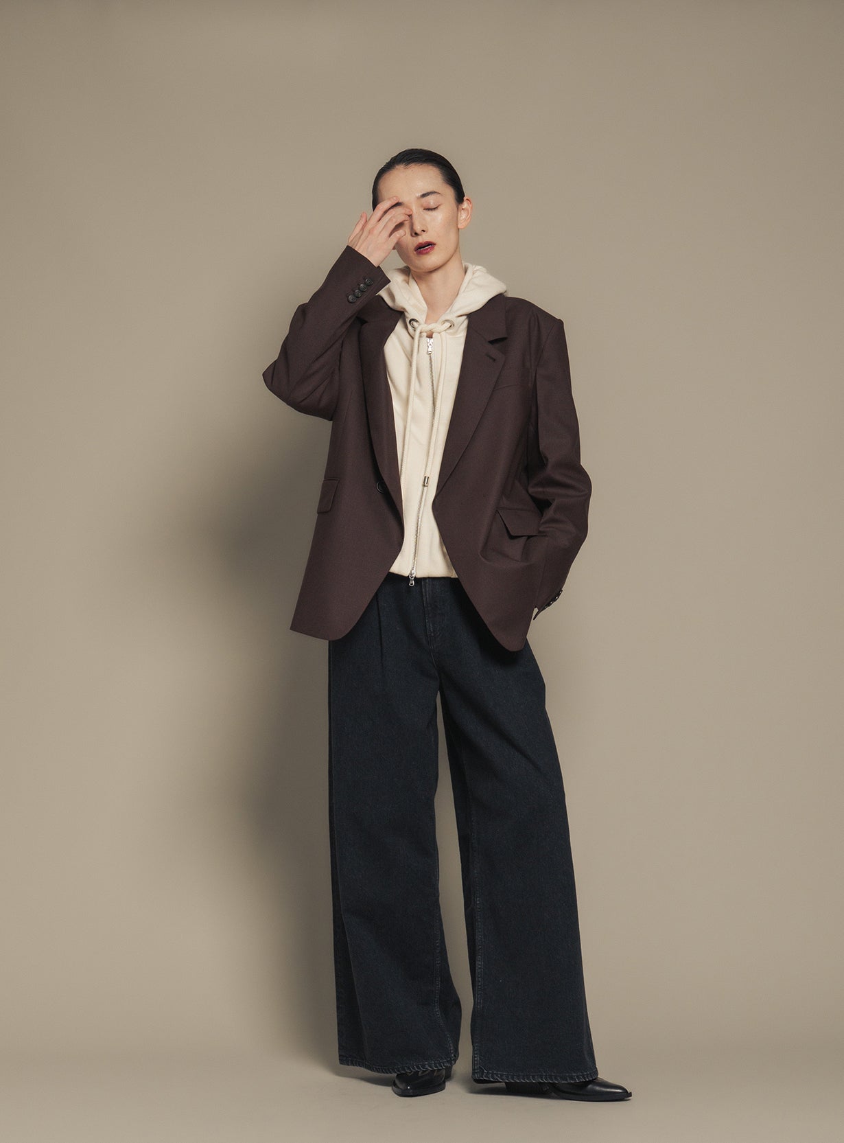 【予約商品】バルーンヘムジップフーディ