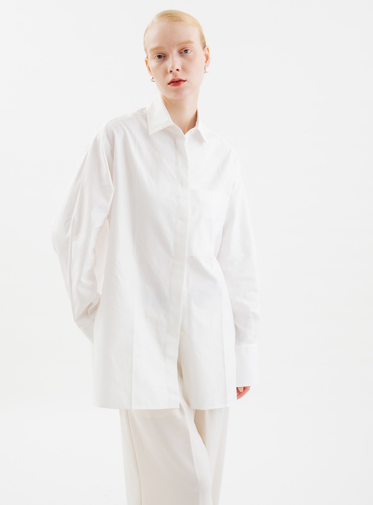 ハイネックシャツ