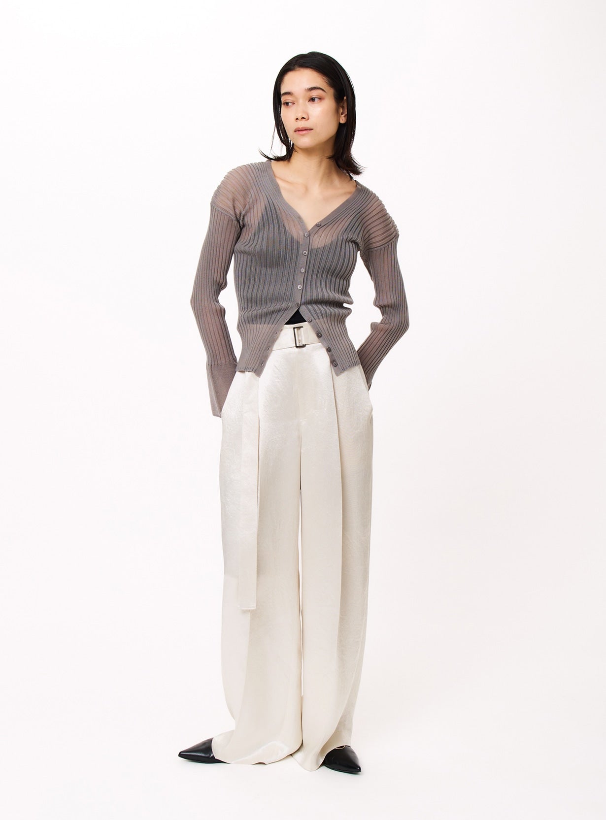 ベルテッドストレートパンツ