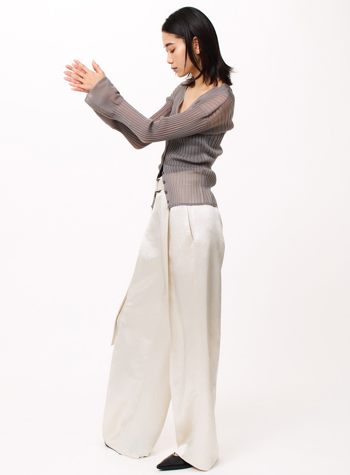 ベルテッドストレートパンツ