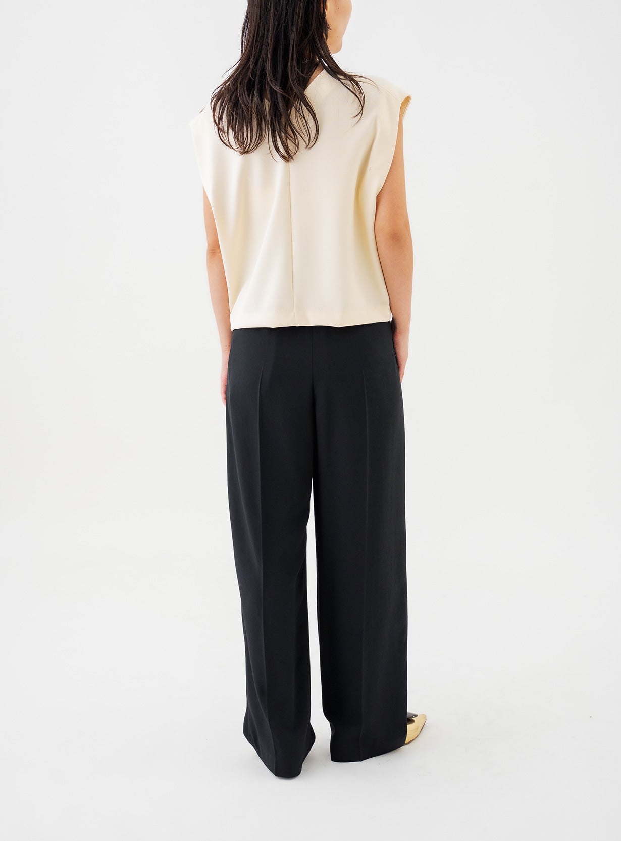 ノースリーブVトップス