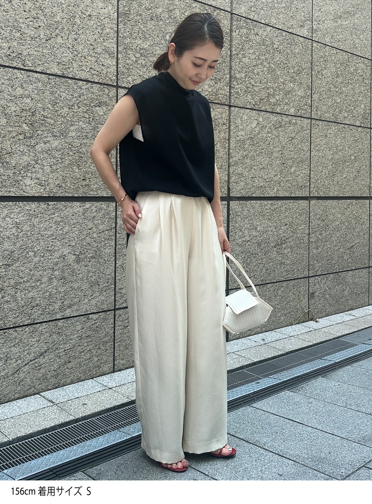 セミスタンドノースリシャツ