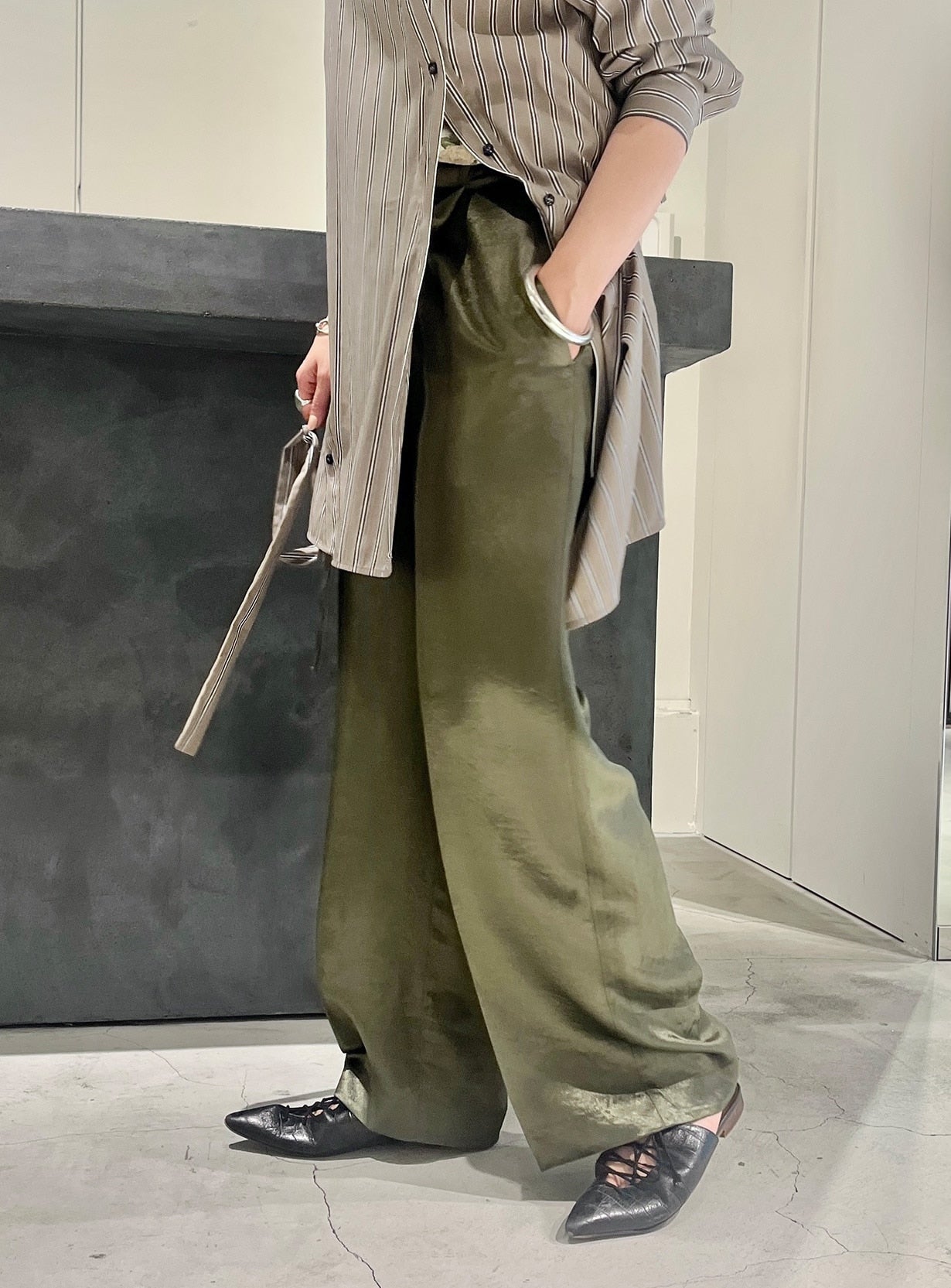 ベルテッドストレートパンツ