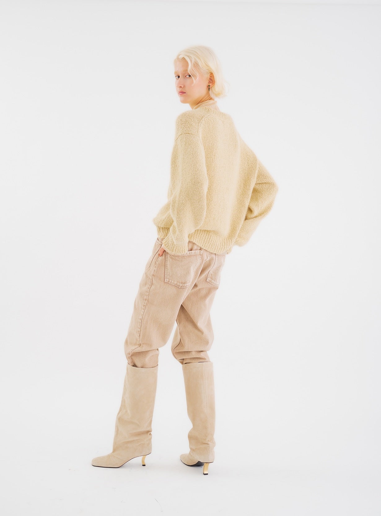 スラブリリーフェザープルオーバー