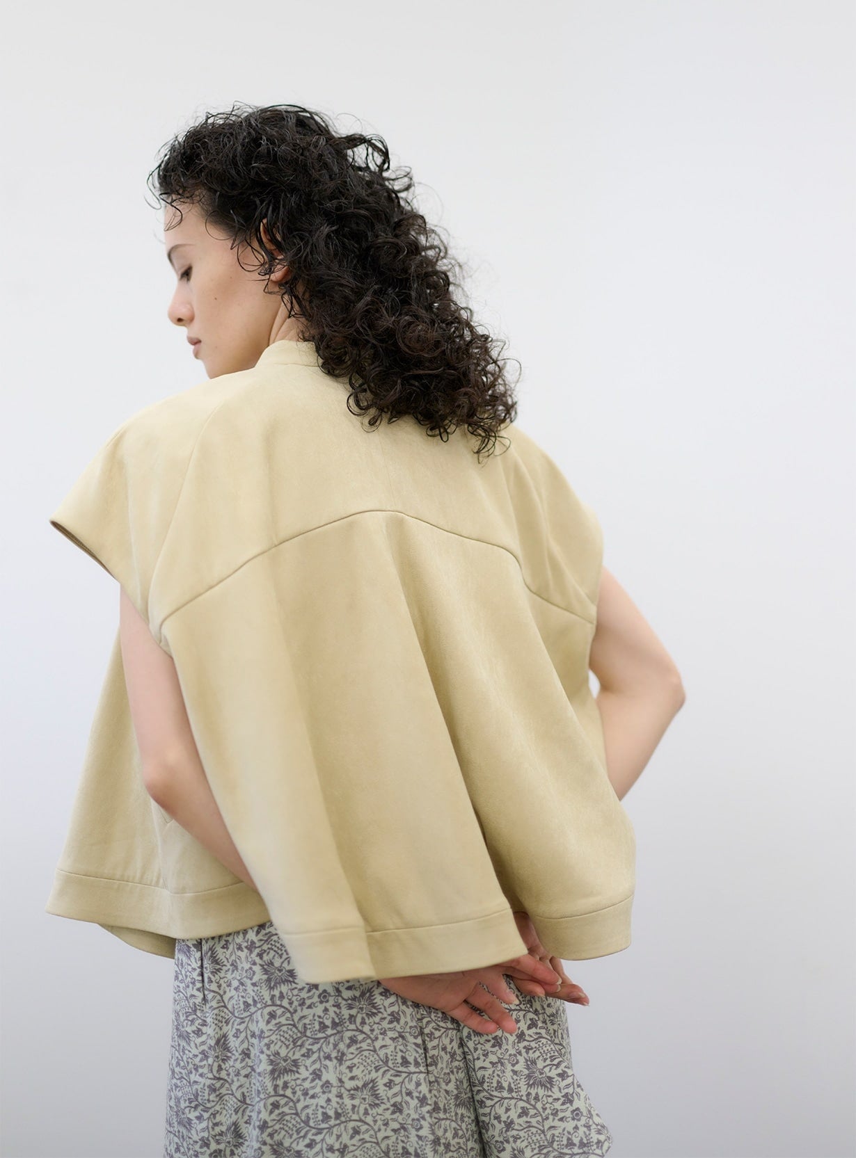 rスウェードAラインベスト