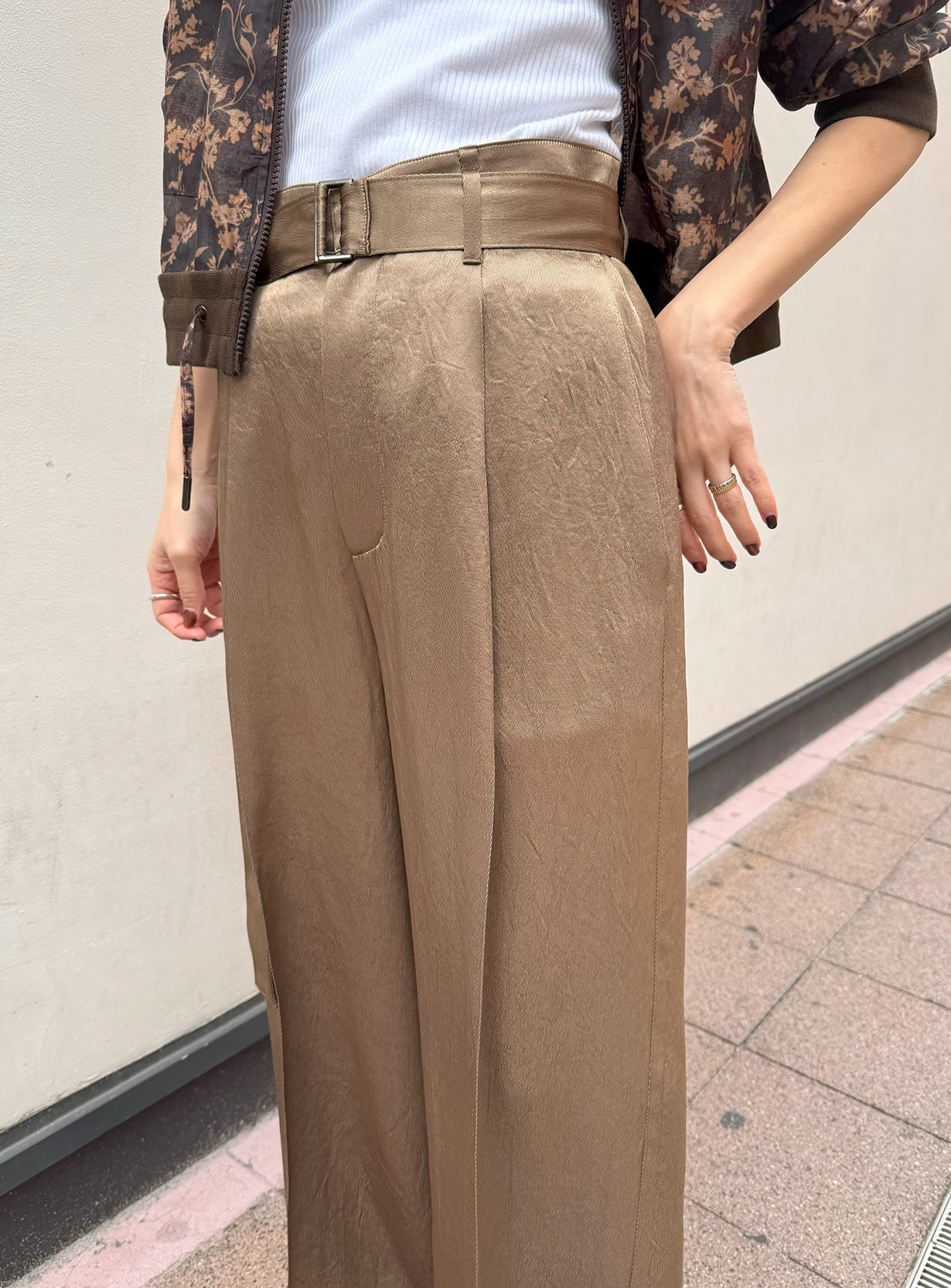 ベルテッドストレートパンツ