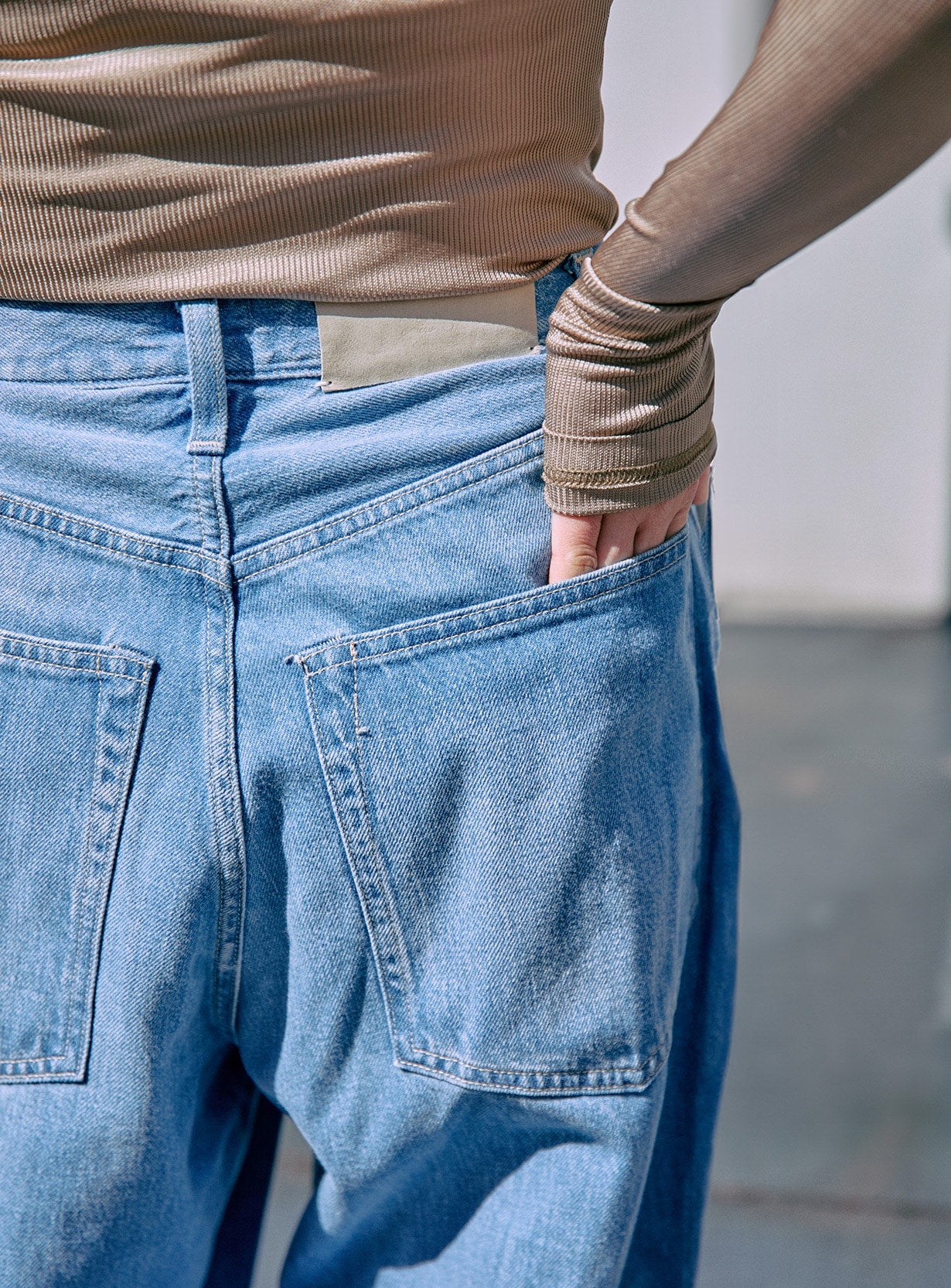 ウォッシュドデニムパンツ