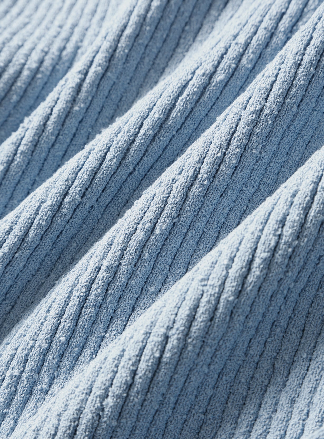 カーブネックニットプルオーバー