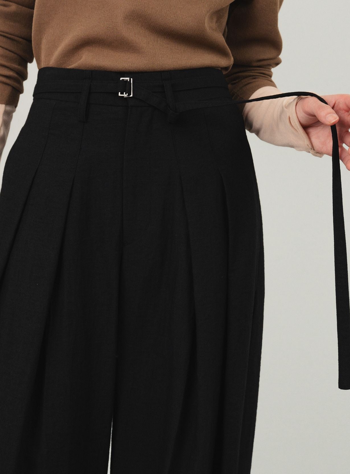 リネンレーヨンバレルパンツ