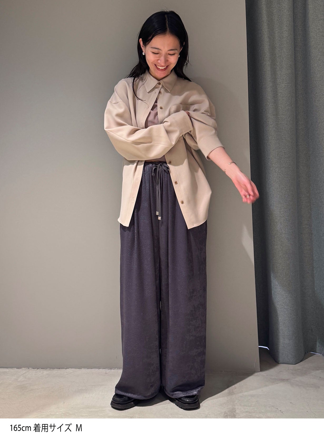 バックドロストシャツ