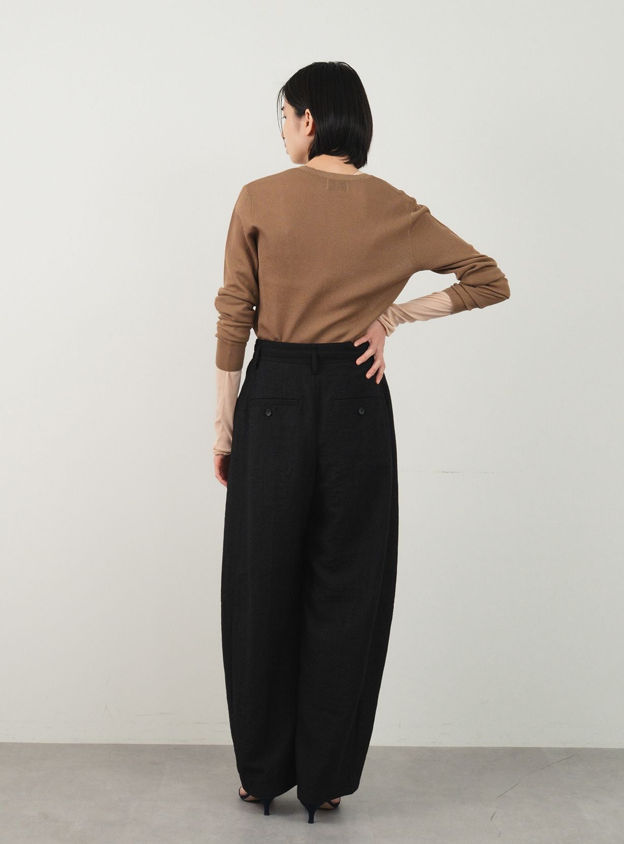 リネンレーヨンバレルパンツ