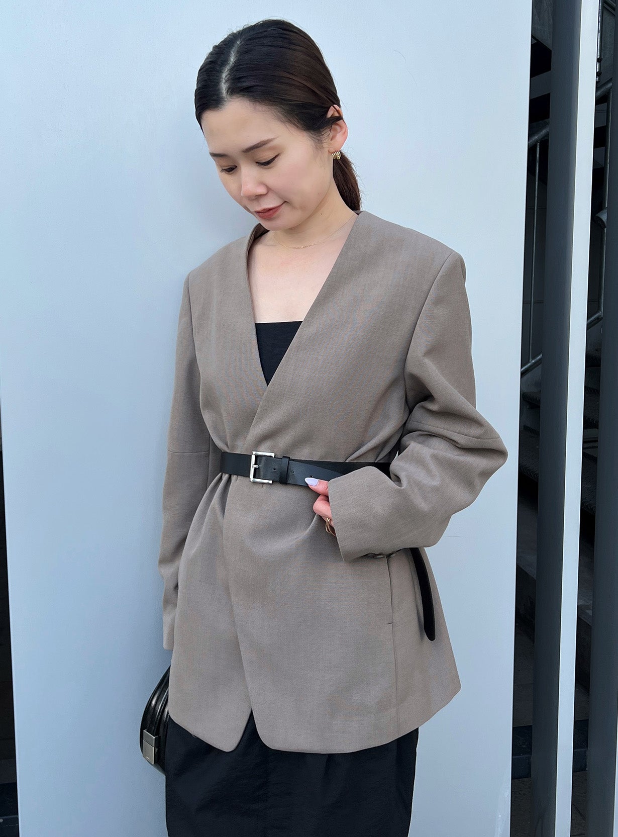 rカラーレスワイドショルダージャケット