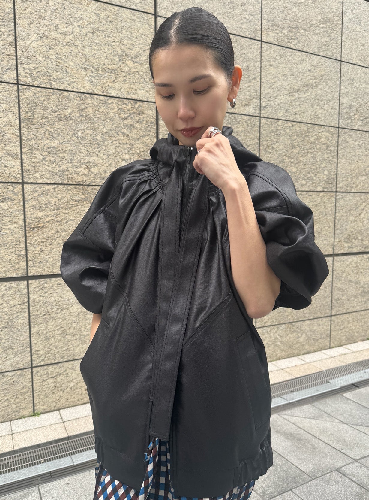 rボリュームギャザーフーディー