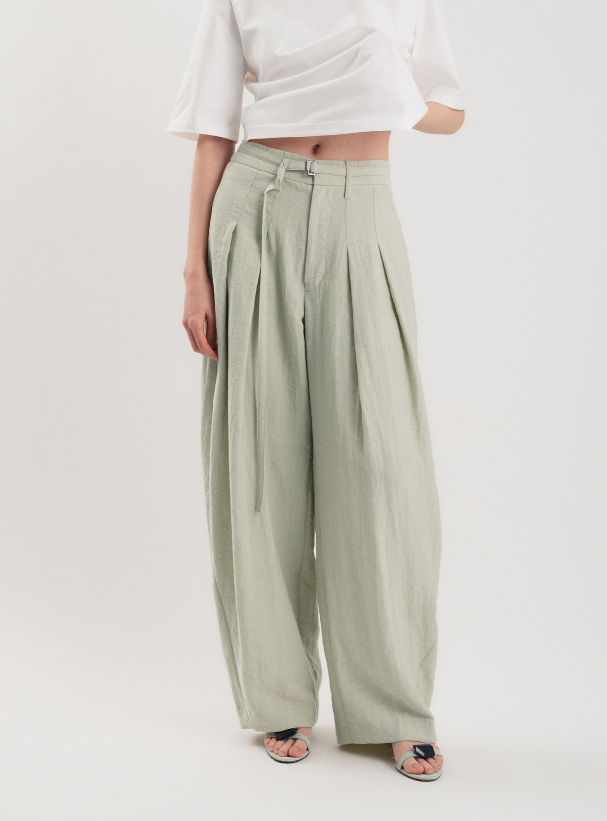 リネンレーヨンバレルパンツ