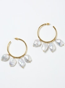 TOMORROWLAND｜LEVENS PRETTY BABY HOOPS ピアス | Fashion