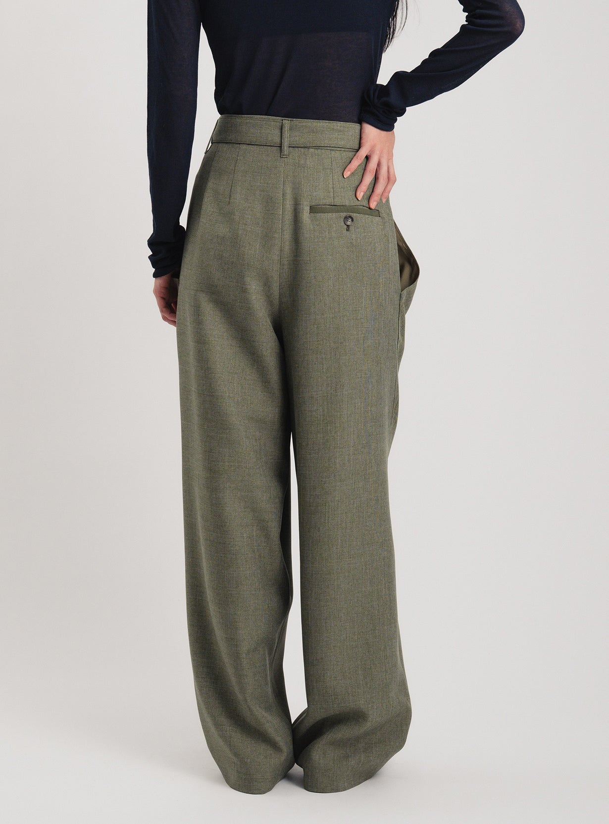 rラップドレープパンツ