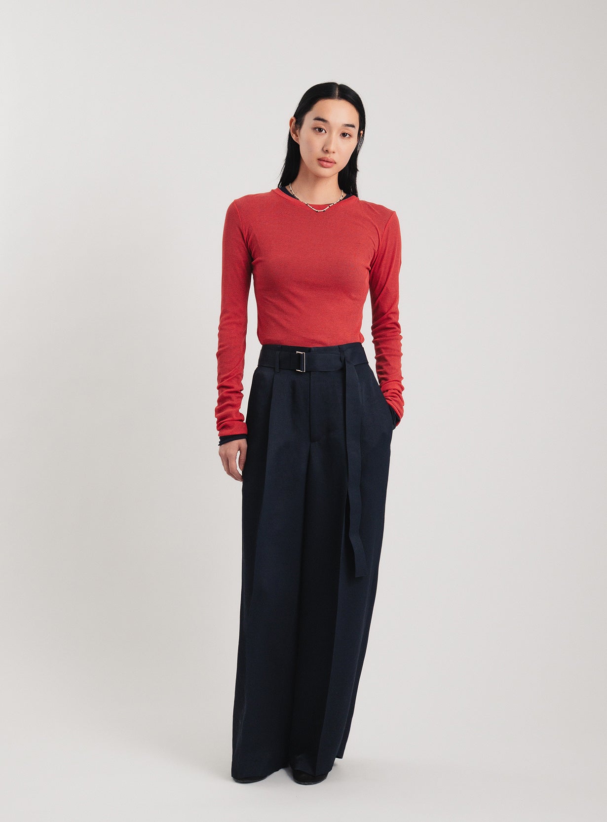 STUNNING LURE シュランクレースロンT 66325: Allover Lace Fit and Flare with Plunging V-Neck and Bell