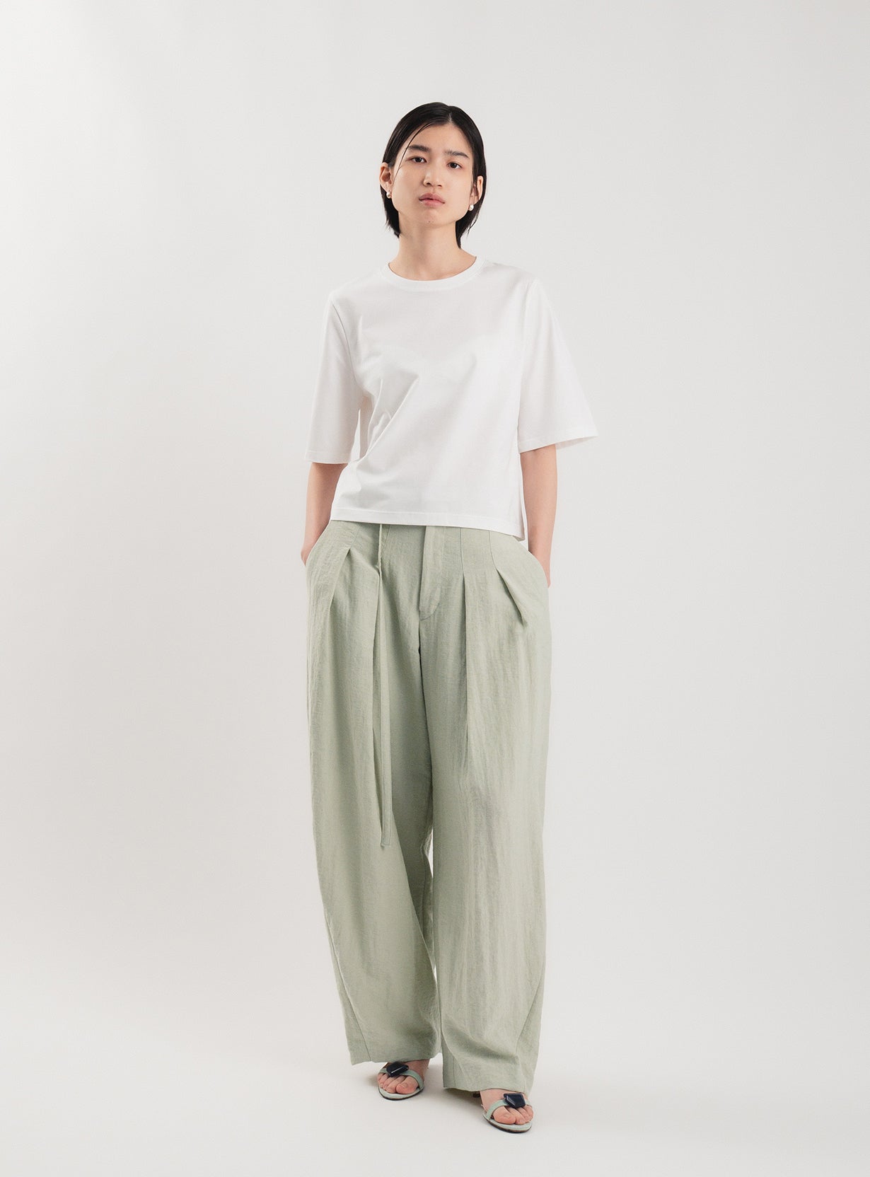 リネンレーヨンバレルパンツ